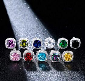 Orecchini eleganti appariscenti ed economici