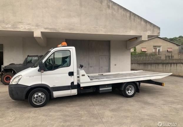 Carroattrezzi Iveco daily 35c15 comear