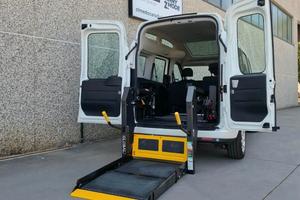 Fiat Doblò TRASPORTO DISABILI Tetto Alto
