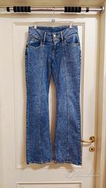 jeans a vita bassa a zampa (terranova)