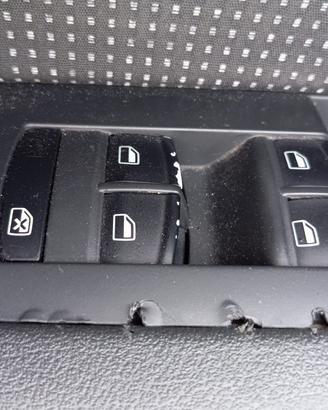 Pulsantiera anteriore sx AUDI A3 anno 2006 5 porte
