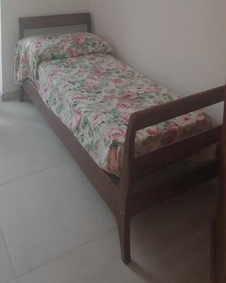 Letto in legno fine '800 con rete e materasso