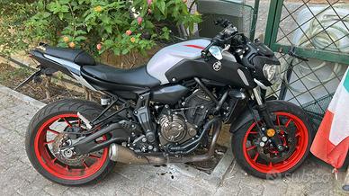 YAMAHA MT 07 DEPO (incidentata)