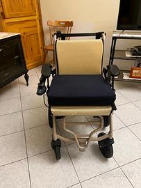 Sedia a rotelle elettrica