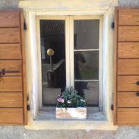 Balconi in legno per 2 finestre