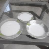 set di piatti da campeggio 