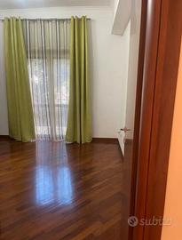 Genzano trilocale con balconi e posti auto