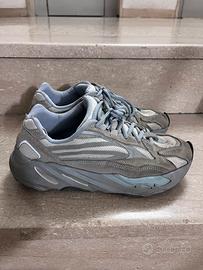 Yeezy Boost 700 V2 Hospital blue 40,5eu