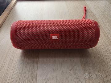 Speaker Bluetooth JBL Flip 4 con batteria nuova 