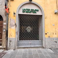 NEGOZIO A MONTEVARCHI