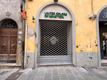 NEGOZIO A MONTEVARCHI