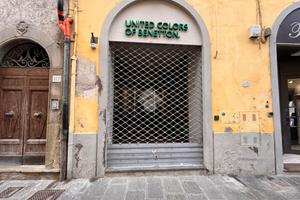 NEGOZIO A MONTEVARCHI