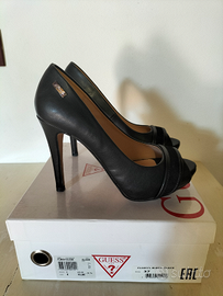 Décolleté Nero Guess con plateau