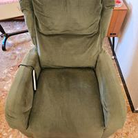 poltrona alzapersona reclinabile