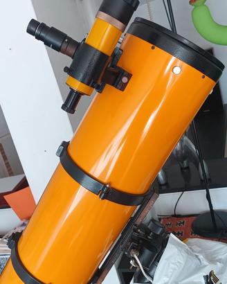 Telescopio astronomico Konus