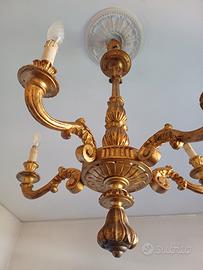 Lampadario in legno foglia d'oro
