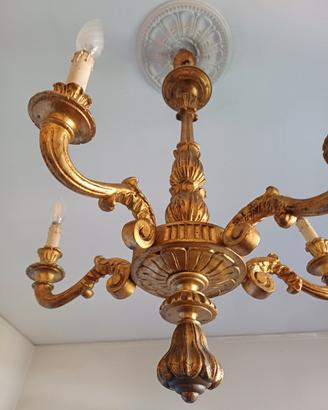 Lampadario in legno foglia d'oro