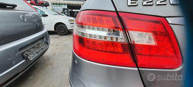 MERCEDES-BENZ E220 ANNO 2010 - STOP POSTERIORE SIN