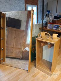 Specchio e arredo bagno