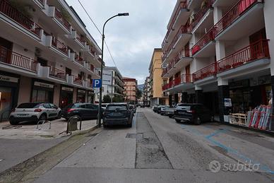 Locale commerciale al centro