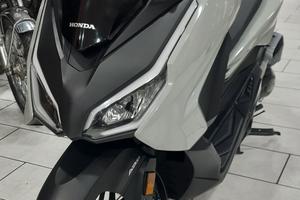 Honda Forza 125 abs solo 6000 km garanzia