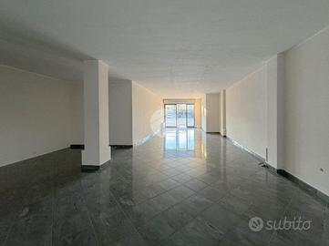 NEGOZIO A CASTIGLIONE DELLE STIVIERE