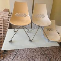 Tavolo scrivania con sedie calligaris
