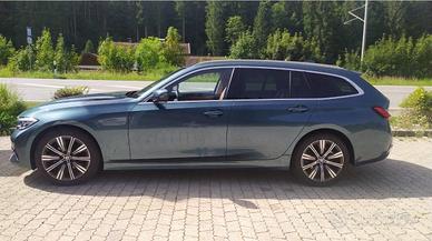 BMW 320 48V  Touring Luxury