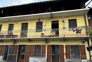 Immobile in asta di 202 m² con 5 locali e box auto