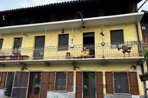 Immobile in asta di 202 m² con 5 locali e box auto