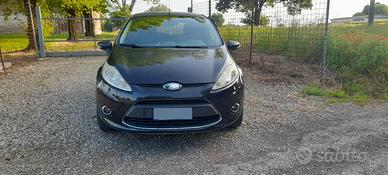 Ford fiesta benzina 1.2 x neopatentati ok
