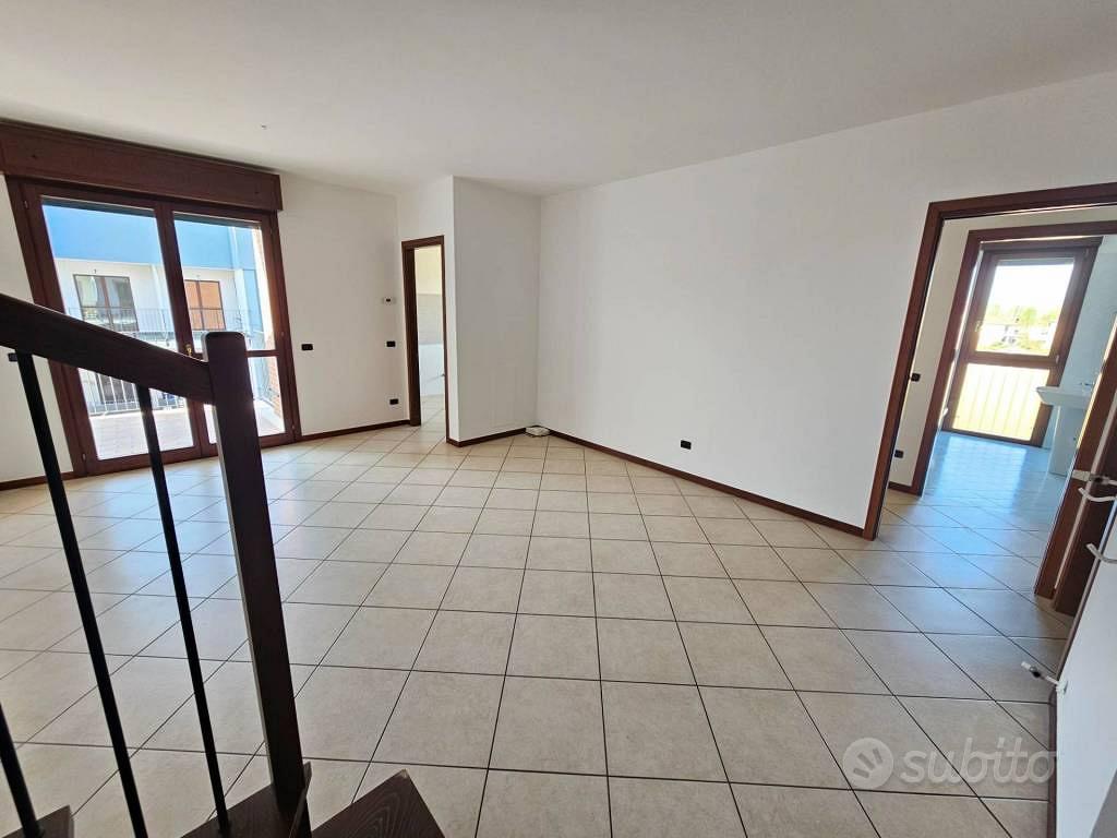 Appartamento di 155 m² con più di 5 locali e box a - Vista 5