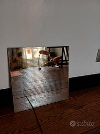 Specchio con poesia scritta dentro