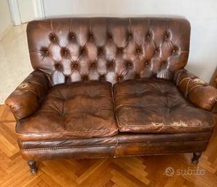 Divano vintage pelle antico trapuntato