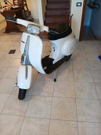 Piaggio Vespa 50 Special (V5B3) - 1984