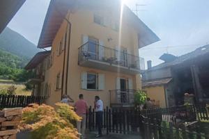 Villa di 250 m² con più di 5 locali a Aymavilles