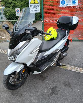 Honda forza 300 