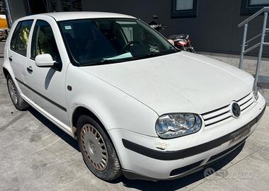 VOLKSWAGEN GOLF per ricambi usati