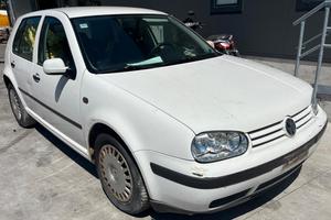 VOLKSWAGEN GOLF per ricambi usati
