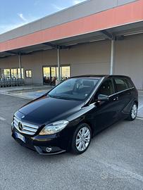 Mercedes Classe B nera 2012