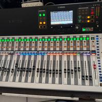 Mixer, microfoni, impianto audio e luci