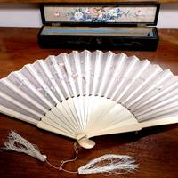 ventaglio brisé cinese con astuccio in  legno