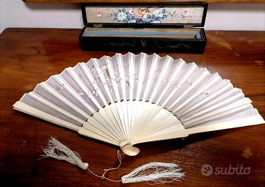 ventaglio brisé cinese con astuccio in  legno