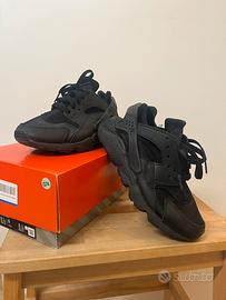 Nike Air Huarache nere