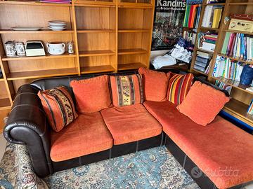 Divano Angolare in Tessuto e Similpelle – Comodo e