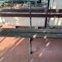 Panchina in ghisa e legno