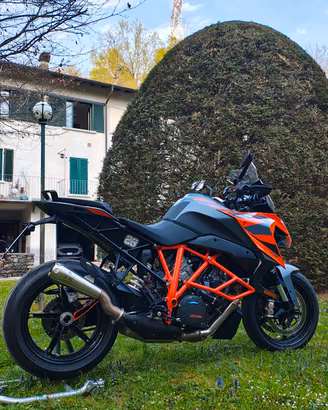 SUPER DUKE 1290 GT
