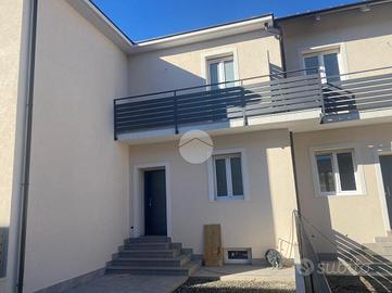 VILLA A SCHIERA A RIVOLI