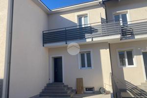 VILLA A SCHIERA A RIVOLI