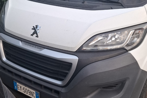 Furgone pegeout box l3